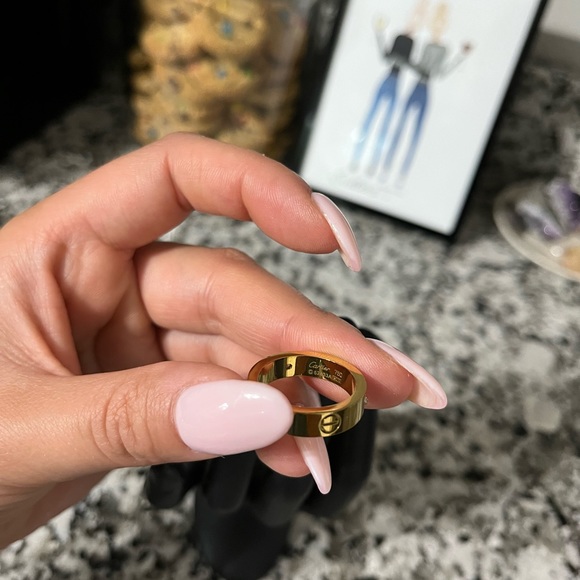 Woman’s rings - Picture 7 of 10